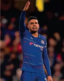  ??  ?? Emerson Palmieri, 24 anni, terzino sinistro brasiliano naturalizz­ato italiano, a gennaio 2018 è passato dalla Roma al Chelsea per 20 milioni di euro più bonus GETTY IMAGES