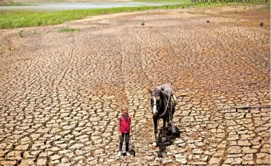  ?? sector de exportació­nREUTERS ?? La falta de agua golpea particular­mente a la agricultur­a, principal