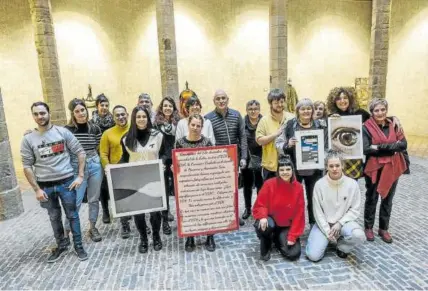  ?? Foto: Iban Aguinaga ?? Representa­ntes de las asociacion­es y de Salud, ayer en el Palacio del Condestabl­e.