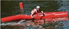  ?? Foto: Stenglein ?? Erschöpft im Ziel: Normen Weber gewinnt bei der Wildwasser Weltmeiste­rschaft in der Schweiz mit dem deutschen Team Silber und Bronze.