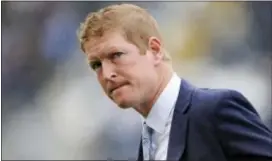  ?? MICHAEL PEREZ — THE ASSOCIATED PRESS ?? Union manager Jim Curtin knows his team needs a win against FC Dallas Saturday to keep its playoff hopes alive.