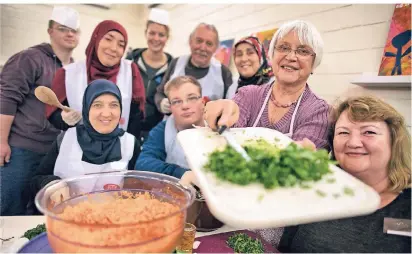  ?? RP-ARCHIVFOTO: RALPH MATZERATH ?? Die arabische Küche stand schon häufiger im Mittelpunk­t der Aktion „Monheim kocht bunt“.