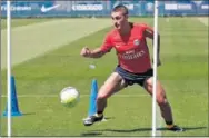  ??  ?? REGRESO AL TRABAJO. Verratti realizó su primer entrenamie­nto de la temporada ayer con el PSG.