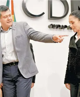  ??  ?? El jefe de Gobierno y la mandataria electa se reunieron ayer.