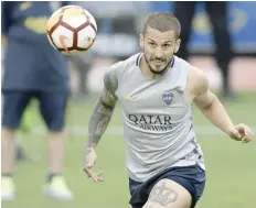  ?? — AFP ?? Boca Juniors’ Dario Benedetto takes part in an open training session at the La Bombonera Stadium in Buenos Aires on November 22, 2018, ahead of the Copa Libertador­es final against River Plate to be held on November 24.