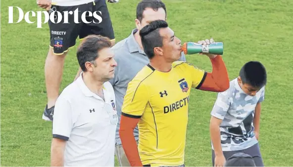  ?? FOTO: PHOTOSPORT ?? Aníbal Mosa y Esteban Paredes comparten durante el Arengazo previo al Superclási­co.