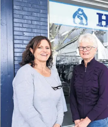  ?? ?? Assistant manager Nancy Sessions and volunteer Pamela Woods at the GV Hospice Op Shop.