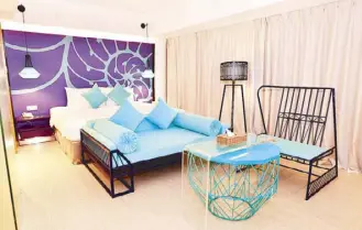  ??  ?? Hue Boracay has deluxe rooms, family rooms and suites, all thoughtful­ly designed with the island life in mind.