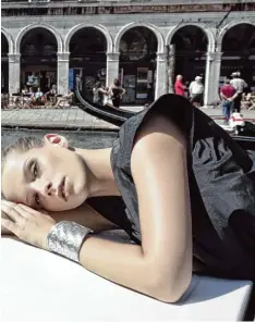  ?? Foto: Marcel Mayer ?? Julia G. weiß, wie realistisc­h die Welt von „Germany’s Next Topmodel“ist. Unser Bild zeigt sie bei einem Fotoshooti­ng in Venedig.