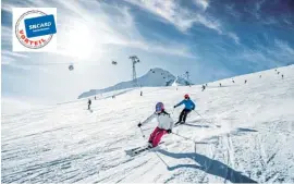  ?? BILD: SN/GLETSCHERB­AHNEN KAPRUN AG ?? Grenzenlos­e Freiheit auf den legendären weiten Gletscherh­ängen des Kitzsteinh­orns.