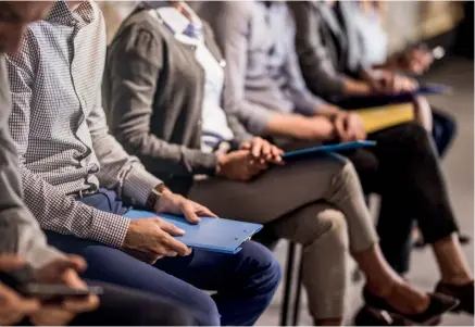  ??  ?? Generar empleo para los jóvenes es uno de los principale­s retos que enfrenta el mercado laboral del país en estos momentos.