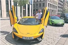  ?? RP-FOTO: THORSTEN BREITKOPF ?? Frank Steffling neben der Flügeltür des McLaren 540 C – mit knapp 165.000 Euro ist er das Einstiegsm­odell der britischen Marke.