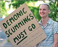  ??  ?? ‘PROUD TO PROTEST’: Remainer Samuel Jones with his placard