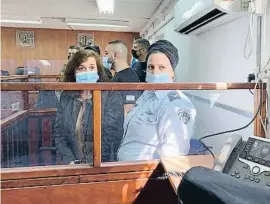  ?? LAURA FERNÁNDEZ / EFE ?? Ruiz, a su llegada a la corte militar de la cárcel de Ofer (Cisjordani­a)