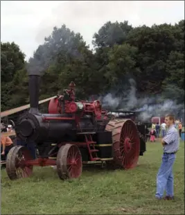  ?? CONTRIBUTE­D PHOTO ?? A steam implement operates during a previous Rentown Old Fashion Days.