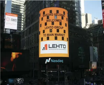  ?? FOTO: LEHTIKUVA / HANDOUT ?? NYKOMLING. Byggbolage­t Lehto Group listade sig på Helsingfor­sbörsen den 28 april i fjol, vilket noterades i gatubilden i New York.