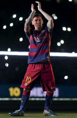  ??  ?? Fuoriclass­e L’argentino Lionel Messi, 30 anni, stella del Barcellona e del calcio mondiale