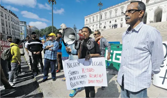  ??  ?? “O que é humanitári­o deve ter tratamento excecional, o que é de carácter geral deve ser objeto de regime aplicável a todos os casos”, diz BE