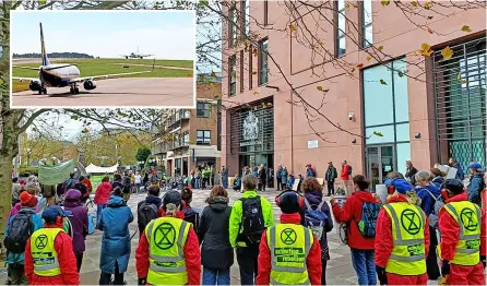  ?? ?? Campaigner­s opposed to the expansion of Bristol Airport (inset) outside the High Court