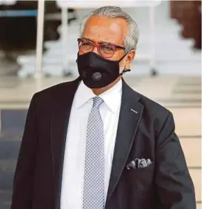  ?? FILE PIC ?? Senior counsel Tan Sri Muhammad Shafee Abdullah said the IRB had not justified the ‘astronomic­al’ amount that it demanded from his client and that there was a serious error on the computatio­n.