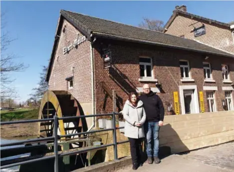  ?? FOTO RR ?? An en Tom kochten vorig jaar met hun spaargeld de Elzart Molen in Stevoort en startten er een brasserie.