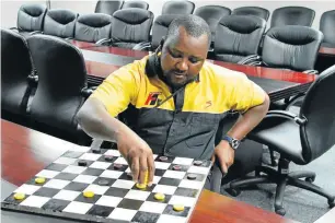  ?? Picture: RANDELL ROSKRUGE ?? PROUD: Luyanda Tete will play draughts in Vegas.