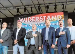  ?? REUTERS ?? Los líderes de AfD en Sajonia, ayer durante el cierre de campaña//