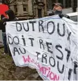  ??  ?? „Dutroux soll im Gefängnis bleiben“, for derten Demonstran­ten schon 2013.