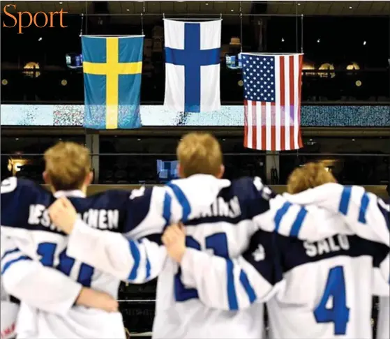  ?? FOTO: LEHTIKUVA/MINAS PANAGIOTAK­IS/IIHF ?? HISTORISKT GULD. Finland blev det tredje landet någonsin att vinna både U18- och U20-guld under en och samma säsong. USA och Kanada har också lyckats med bedriften.