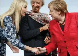  ??  ?? Tres poderosas. Ivanka Trump, Christine Lagarde y Angela Merkel en la cumbre W20, en Berlín, donde tocaron temas de empoderami­ento.