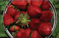  ?? HILLARY LEVIN/ST. LOUIS POST-DISPATCH/TNS ?? Fresh strawberri­es, local and otherwise, are in season now.