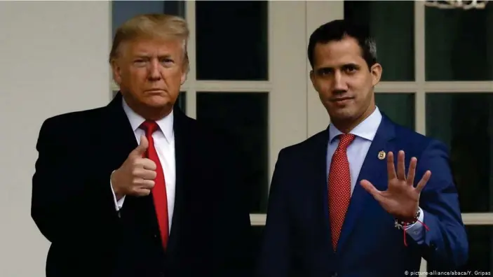  ??  ?? Donald Trump y Juan Guaidó