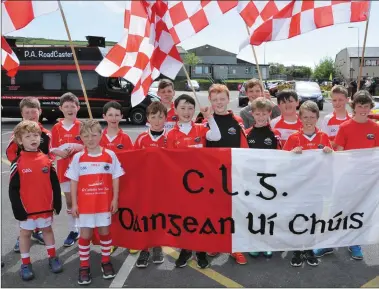  ??  ?? Young members of Coiste na nÓg Daingean Uí Chúis who took part in the 50th anniversar­y celebratio­n around the town on Sunday.