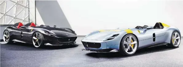  ?? FOTOS: FERRARI ?? Exklusives Doppel: Ferrari Monza SP1 (r.) und der Zweisitzer SP2.