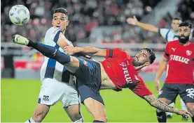  ?? ?? Ávalos, sin gol. El refuerzo más importante del Rojo no rindió.FOTOBAIRES