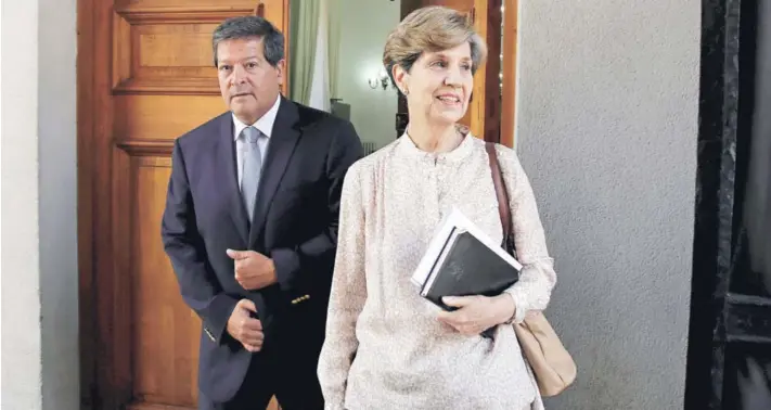  ?? FOTO: ATON ?? La presidenta del PS, Isabel Allende, participó ayer de la reunión del comité político de La Moneda.