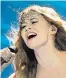  ?? Foto: APA ?? Sängerin Zoë: Gewinnerin der österreich­ischen Vorentsche­idung für den Eurovision Song Contest.