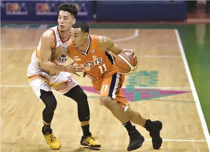  ?? ALVIN S. GO ?? THE MERALCO BOLTS look to complete an upset of the higher-seeded Phoenix Fuel Masters in a rubber match of their PBA Governors’ Cup quarterfin­al battle today.