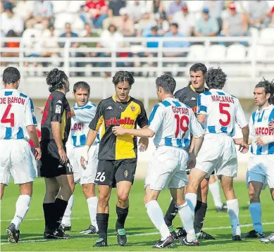  ?? DUNE SOLANOT ?? Iván Espadas, en primer término, con Soriano a la derecha, en Butarque.