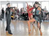  ?? FOTO: MORGUET ?? Bei der Notausgabe des Tanzfestiv­als im vergangene­n Jahr standen Daniel Vestfrid und Diana Stefania Banciu von Saar 05 Tanzsport auf dem Parkett.