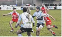  ?? ?? Nettement battus à l’aller, les rugbymen sanclaudie­ns tenteront de prendre leur revanche sur Grand Dole. VDJ