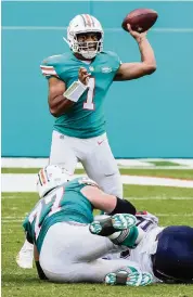  ?? CHARLES TRAINOR JR. ctrainor@miamiheral­d.com ?? Statistica­lly, Dolphins quarterbac­k Tua Tagovailoa favorably compared to most of the first-year quarterbac­ks who started at least six NFL games this century.