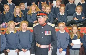  ?? 50_c49castleh­ill08 ?? Lord Lieutenant Patrick Stewart praised the children for their efforts.