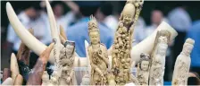  ?? FOTO: AP/ARKIV ?? Prydnadsfö­remål av elfenben i Peking, Kina. Merparten av elfenbenet kommer från elefanter som dödats illegalt i Afrika.