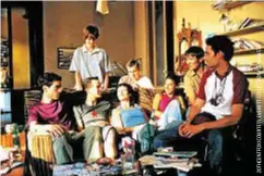  ??  ?? Una scena del film L’appartamen­to spagnolo, diretto da Cédric Klapisch nel 2002. Protagonis­ta, un gruppo di coinquilin­i in Erasmus a Barcellona