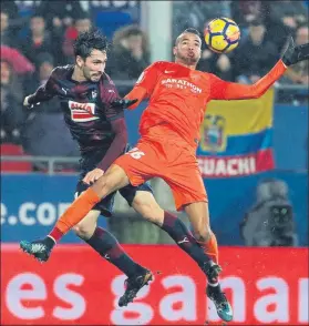  ?? FOTO: EFE ?? Eibar y Málaga firmaron tablas en un partido muy reñido bajo la lluvia de Ipurúa