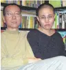  ??  ?? Liu Xiaobo und seine Frau Liu Xia im Jahr 2002. FOTO: AFP