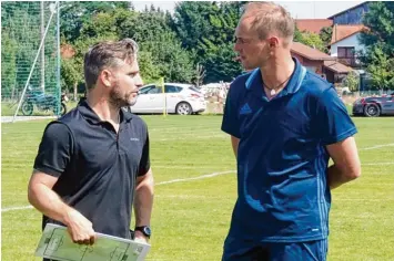  ?? Foto: Hieronymus Schneider ?? Die Enttäuschu­ng über das torlose Spiel gegen Westheim teilten sich die Schwabegge­r Trainer Rene Finke (links) und Michael Hanwalter (rechts).