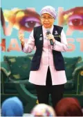  ?? DIPTA WAHYU/JAWA POS ?? PREVENTIF: Dr Ratna Tjendrana Hadju SpA dalam talk show di atrium DTC kemarin.