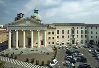  ??  ?? La Risposta della curia
Il complesso della cattedrale con il vescovado e gli uffici della curia di Treviso